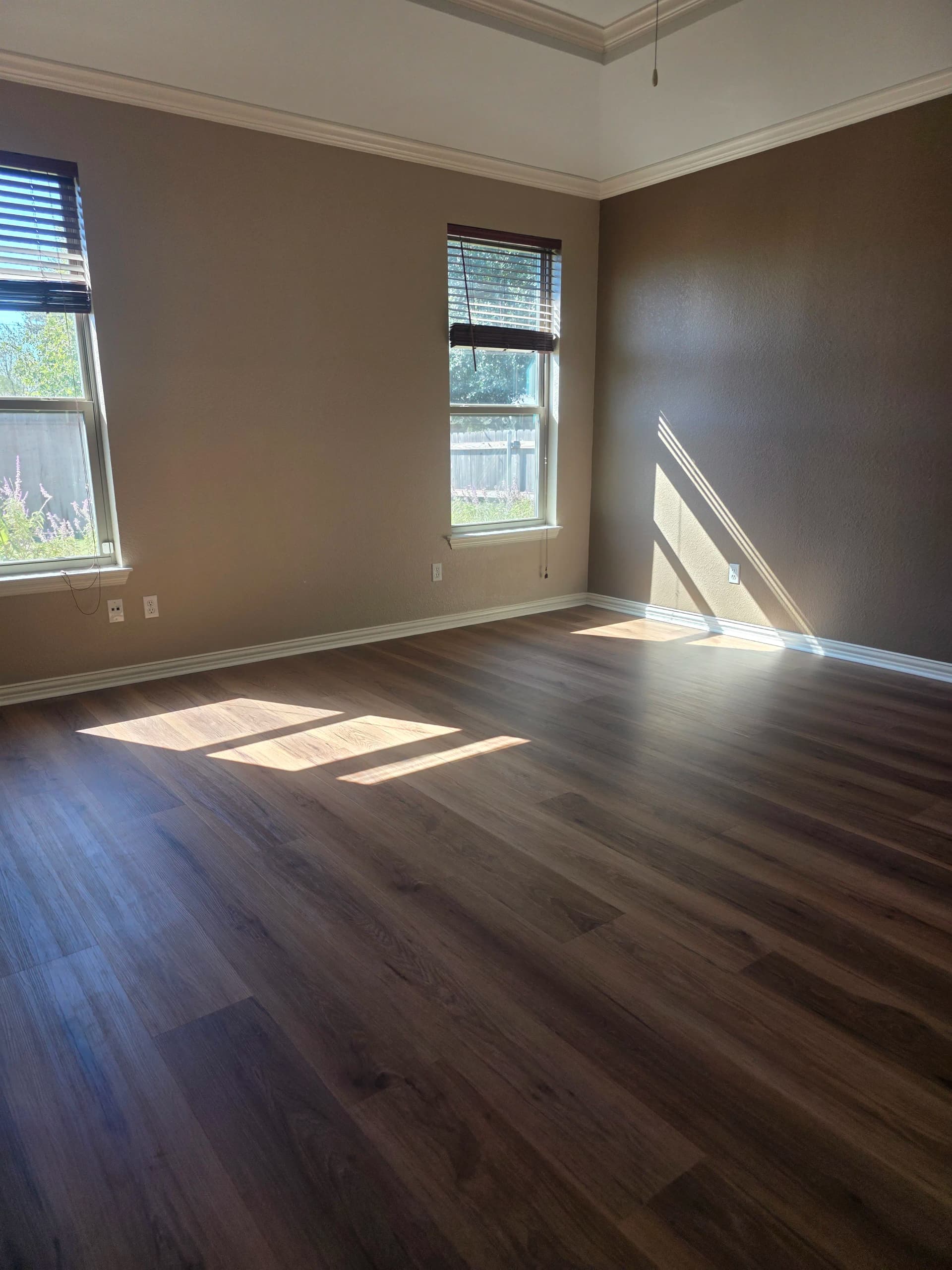 Gallery photos for Over 1,500 Sq Ft of Plank Flooring Completed in Midlothian Before Move-In: Image #8