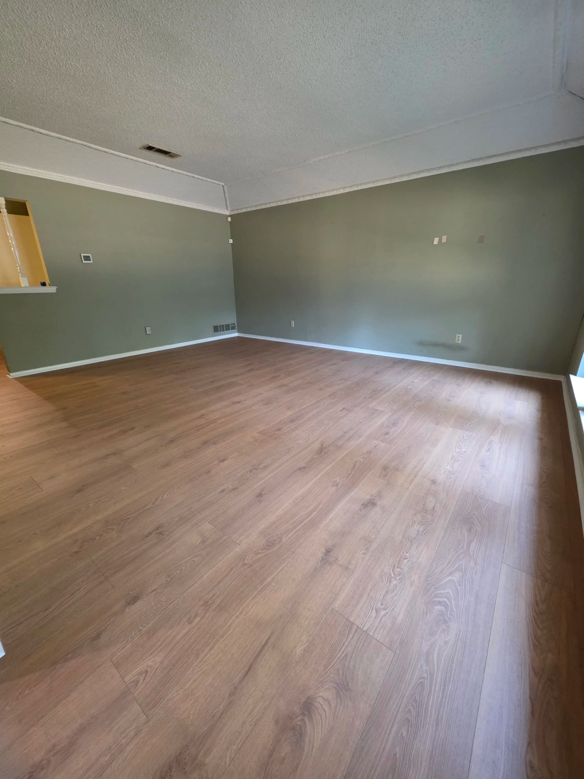 Gallery photos for 12mm Hybrid Flooring Installed in Duncanville Master Bedroom and Closet: Image #4