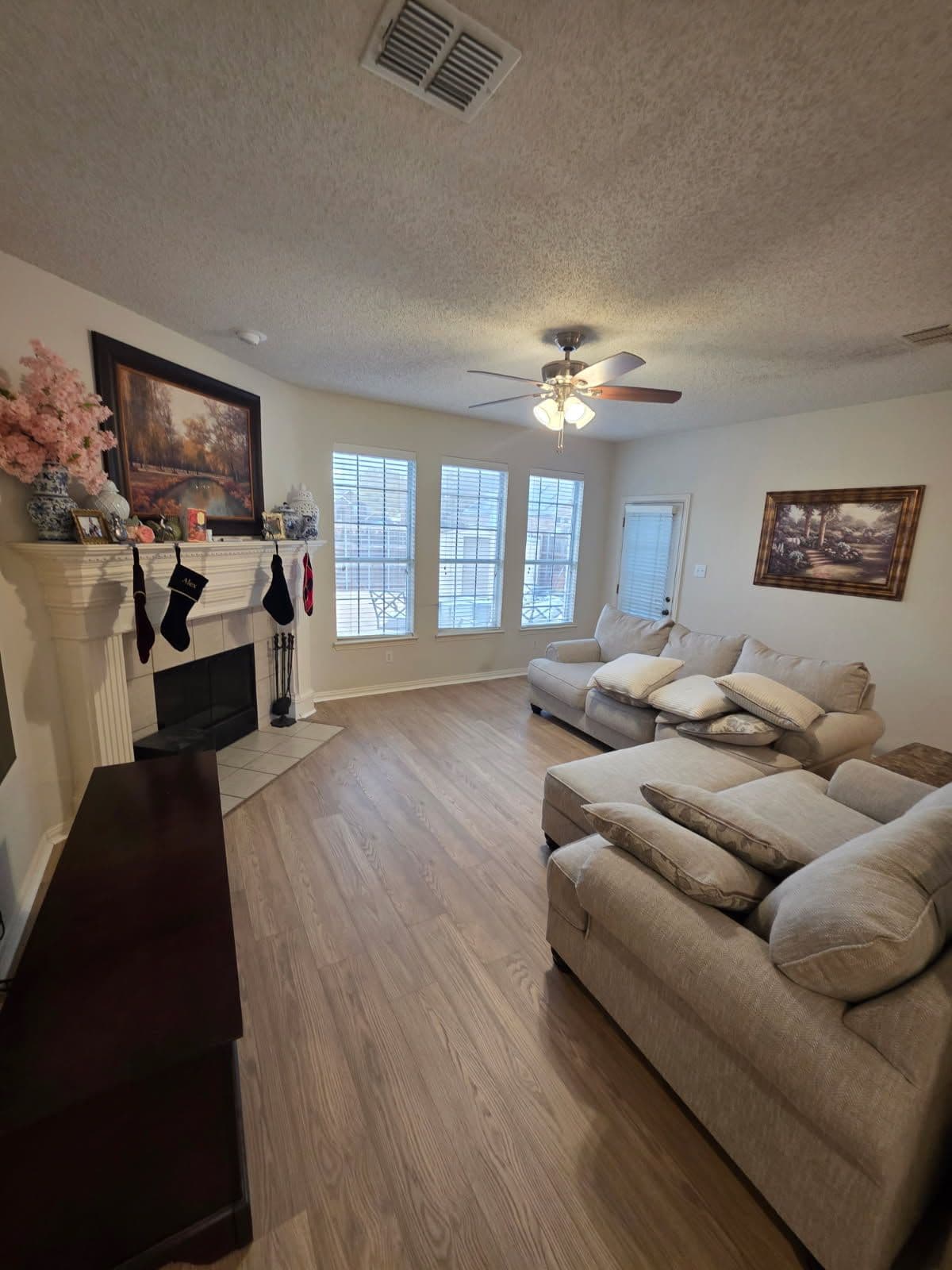 Gallery photos for Elevate Your Interiors with Laminate Floors in Frisco: Image #2